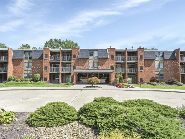4179 Columbia Rd #320, North Olmsted, OH 44070