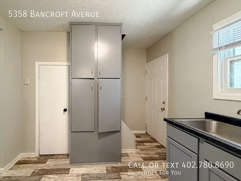 5358 Bancroft Ave — Photo 10