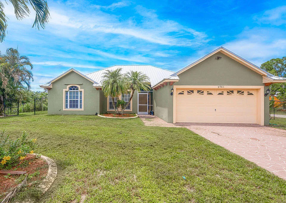 2741 SW Pierson Rd