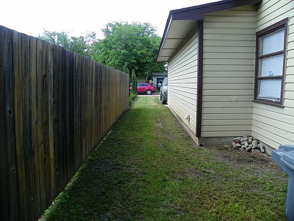 5th image of 11532 Dorchester Dr