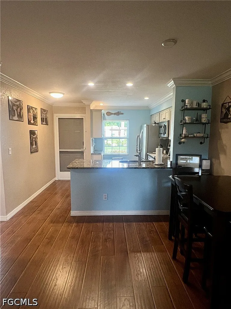 2 bed, 2.0 bath, 962 sqft, $1,500 — Photo 4