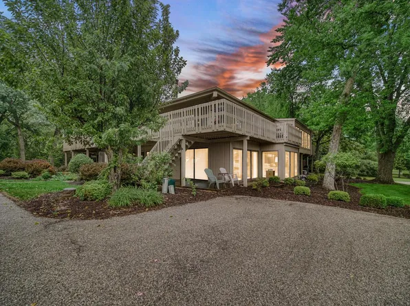 702 Country Club DRIVE #B, Fontana, WI 53125