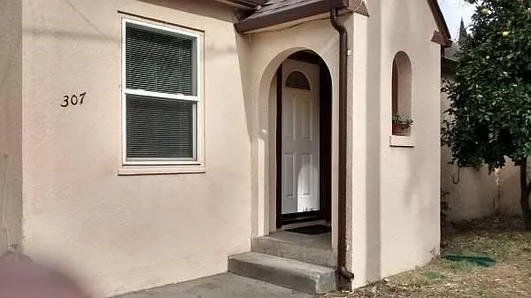 2 bed, 806 sqft, $1,850 — Photo 2