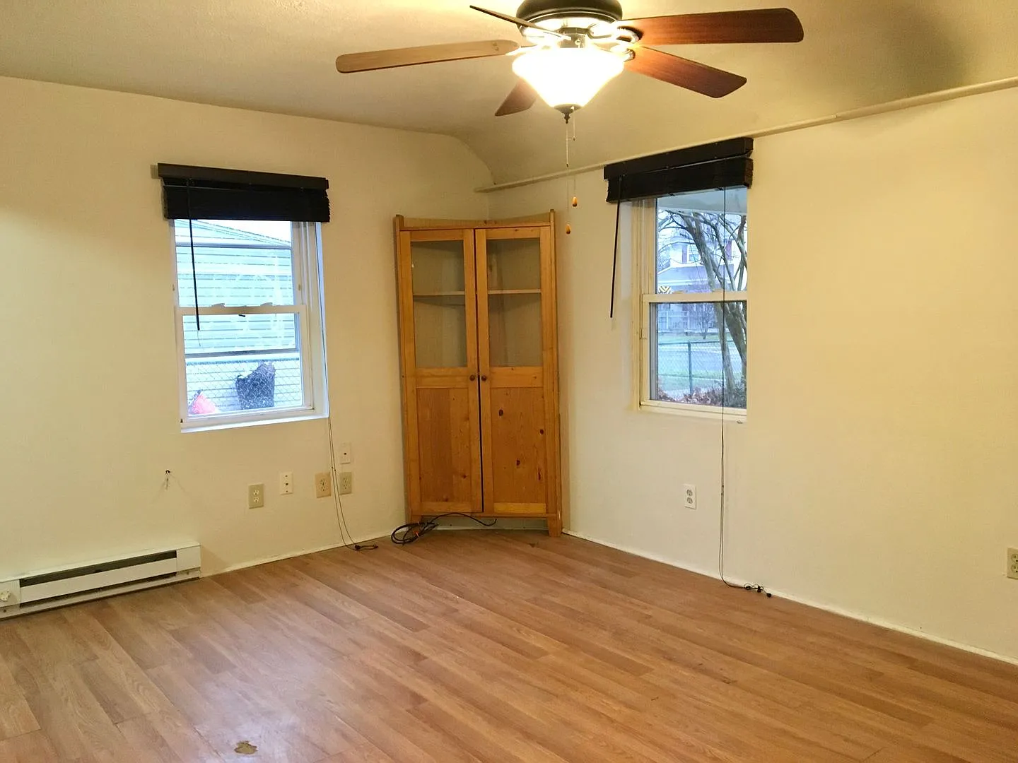 Get 1/2 off 1 Month Rent-Charming 3 Bedroom/1 Bathroom Home with Carport - Dundalk! — Photo 4