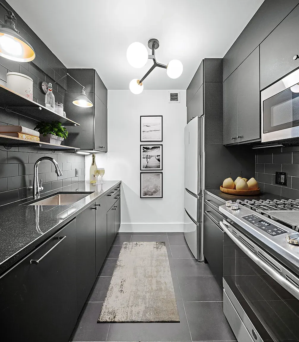 516 West 47th Street — Photo 2