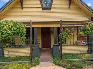 348 N Main St, Ashland, OR 97520