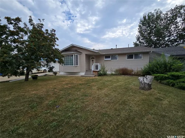 311 Eisenhower STREET, Midale, SK S4H 1S0