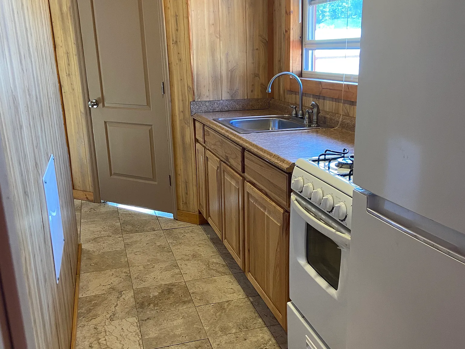 2 bed, 600 sqft, $1,350 — Photo 3