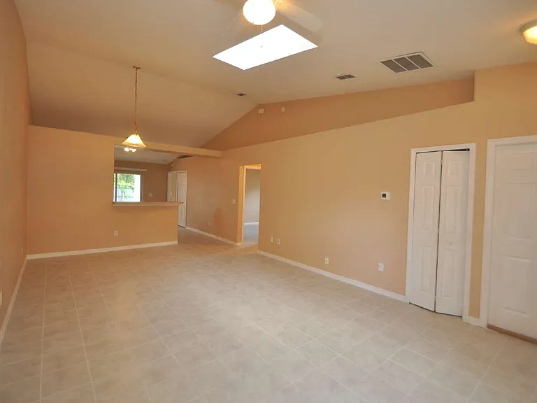 69 Rose Dr #B — Photo 7