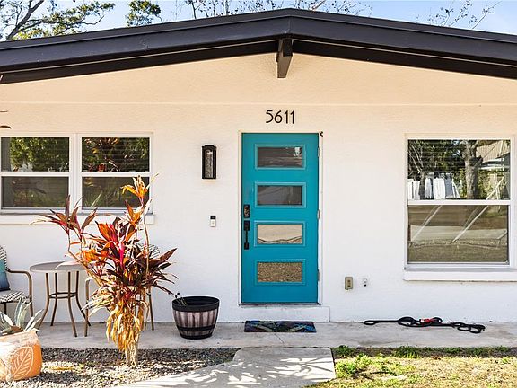 3rd image of 5611 S Sheridan Rd