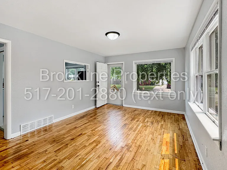 823 Holten St — Photo 14
