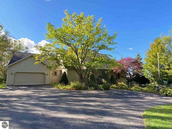 2nd image of 1624 S East Torch Lake Dr