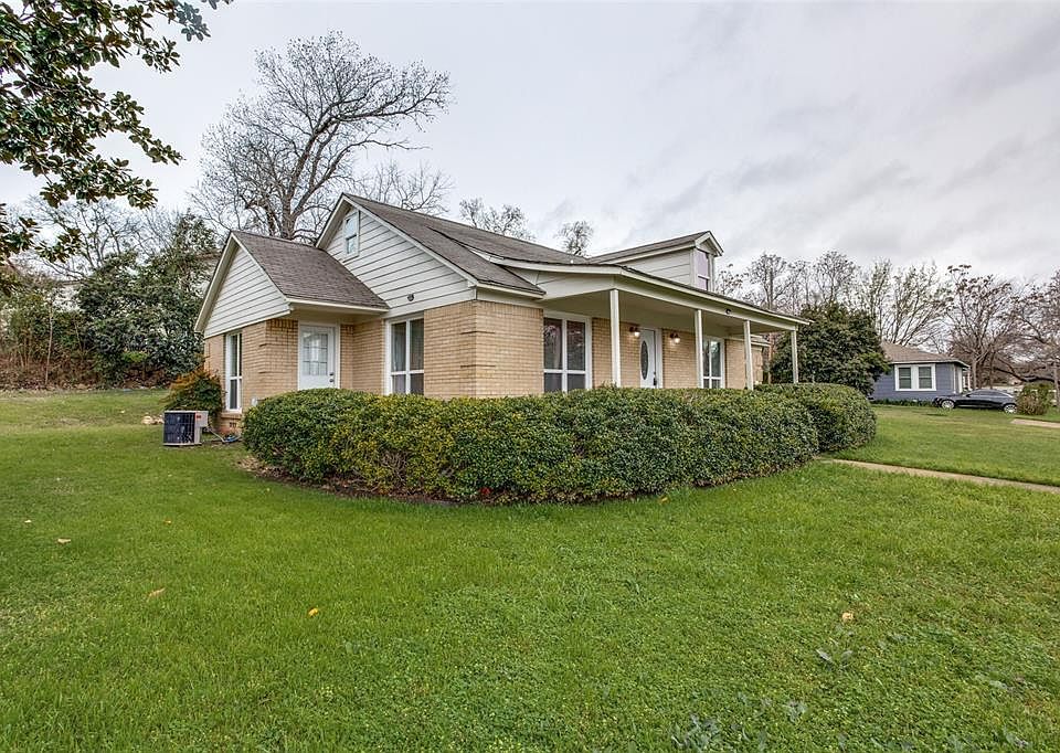 1st image of 1701 Brook Hollow Dr