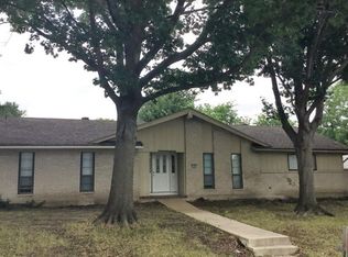 1301 Willow Way, Garland, TX 75043