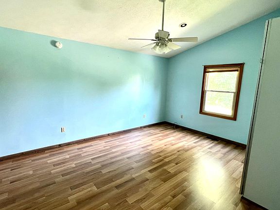 4th image of 268 W Pinehurst St