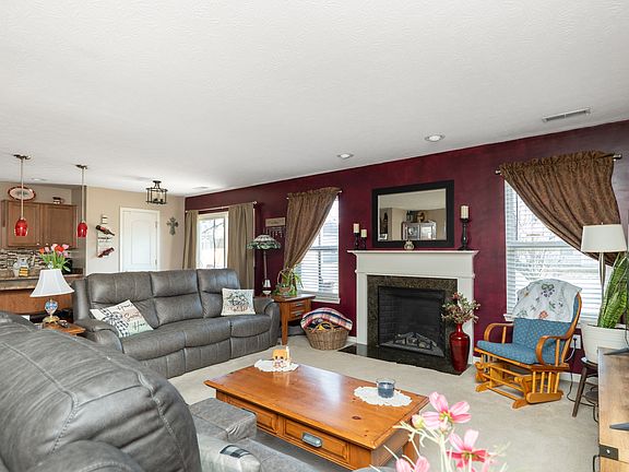 5th image of 15418 Blair Ln