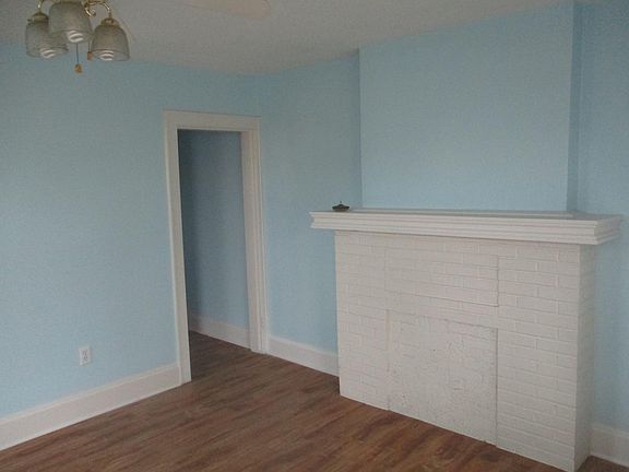 4th image of 1009 Gibbard Ave
