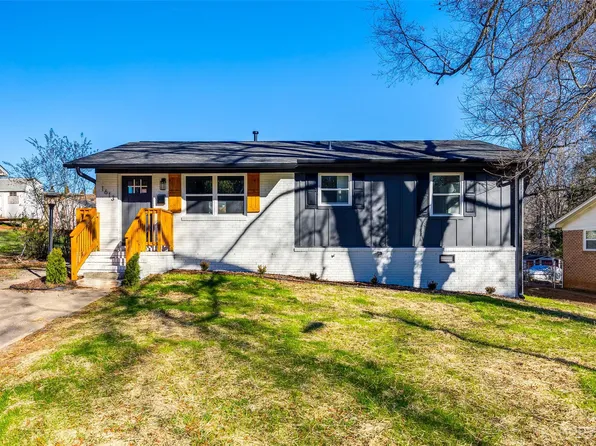 1613 Longleaf Dr, Charlotte, NC 28210