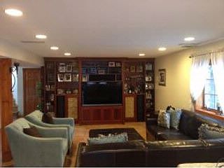 3rd image of 157 Barlow Dr S