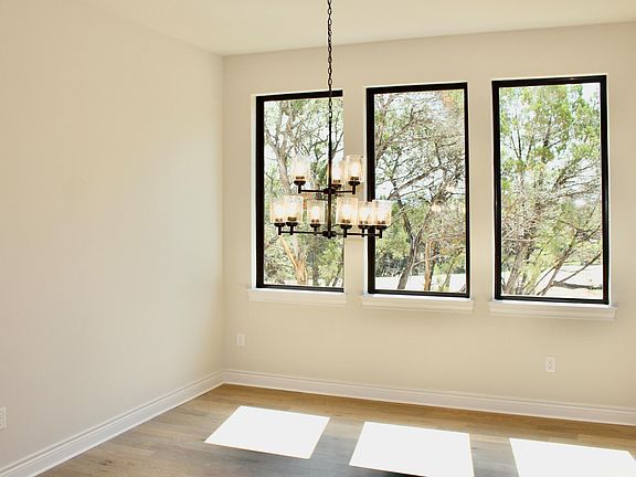 Kenwood D dining room