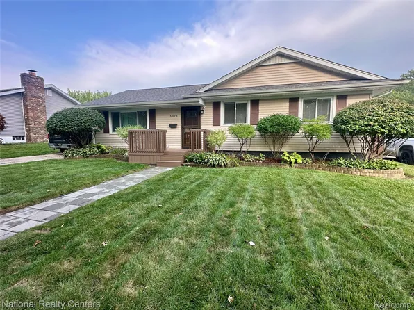 5073 Winston Dr, Swartz Creek, MI 48473