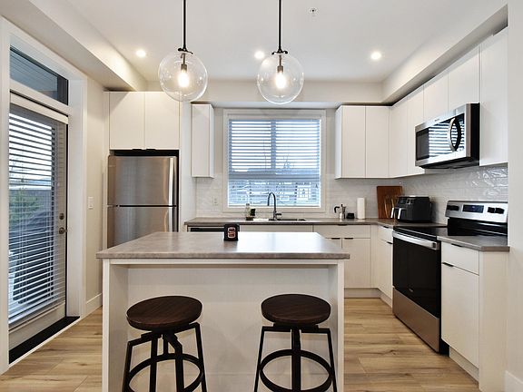 3rd image of 1514 McCallum Rd #112
