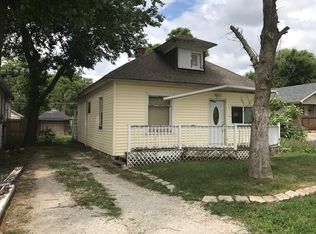 205 Rev Walton Dr, Lockport, IL 60441