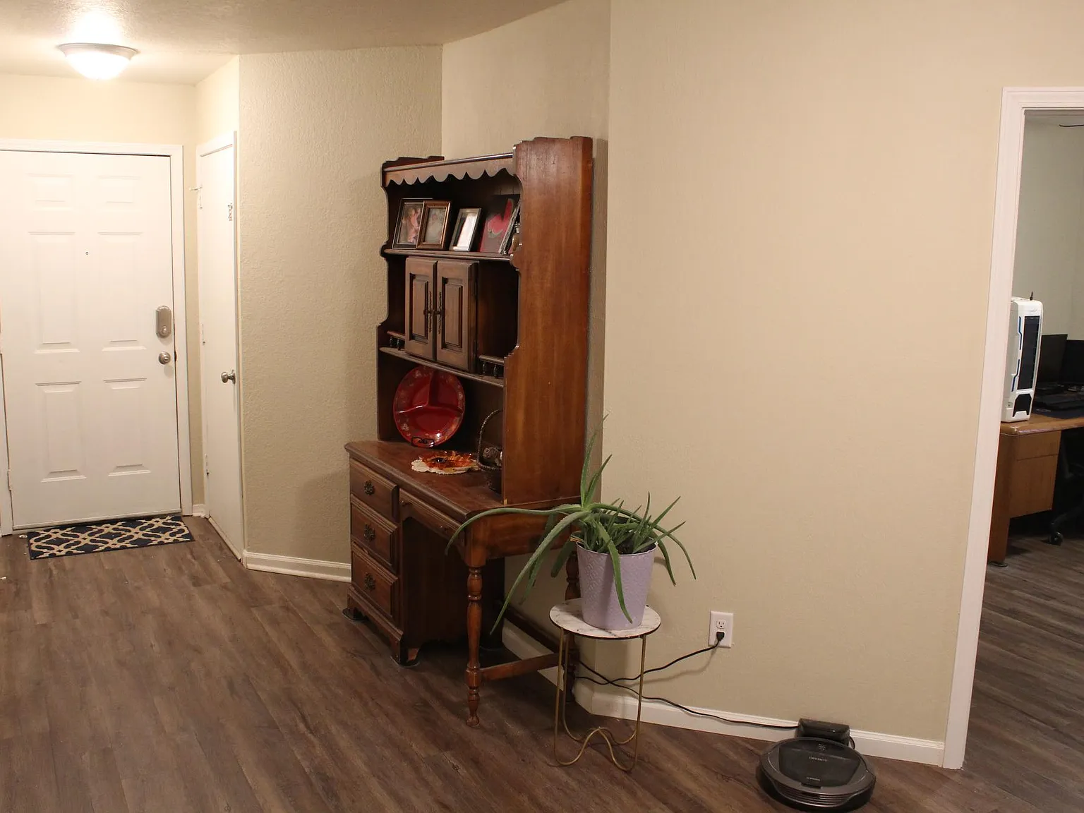 4 bed, 2254 sqft, $2,250 — Photo 2