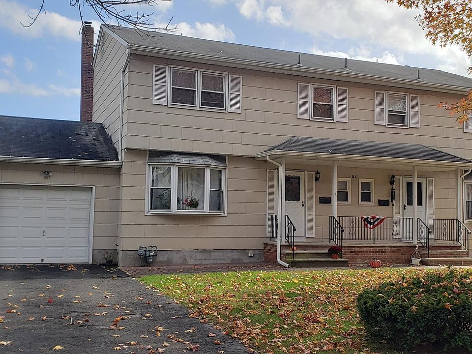 House front with garage