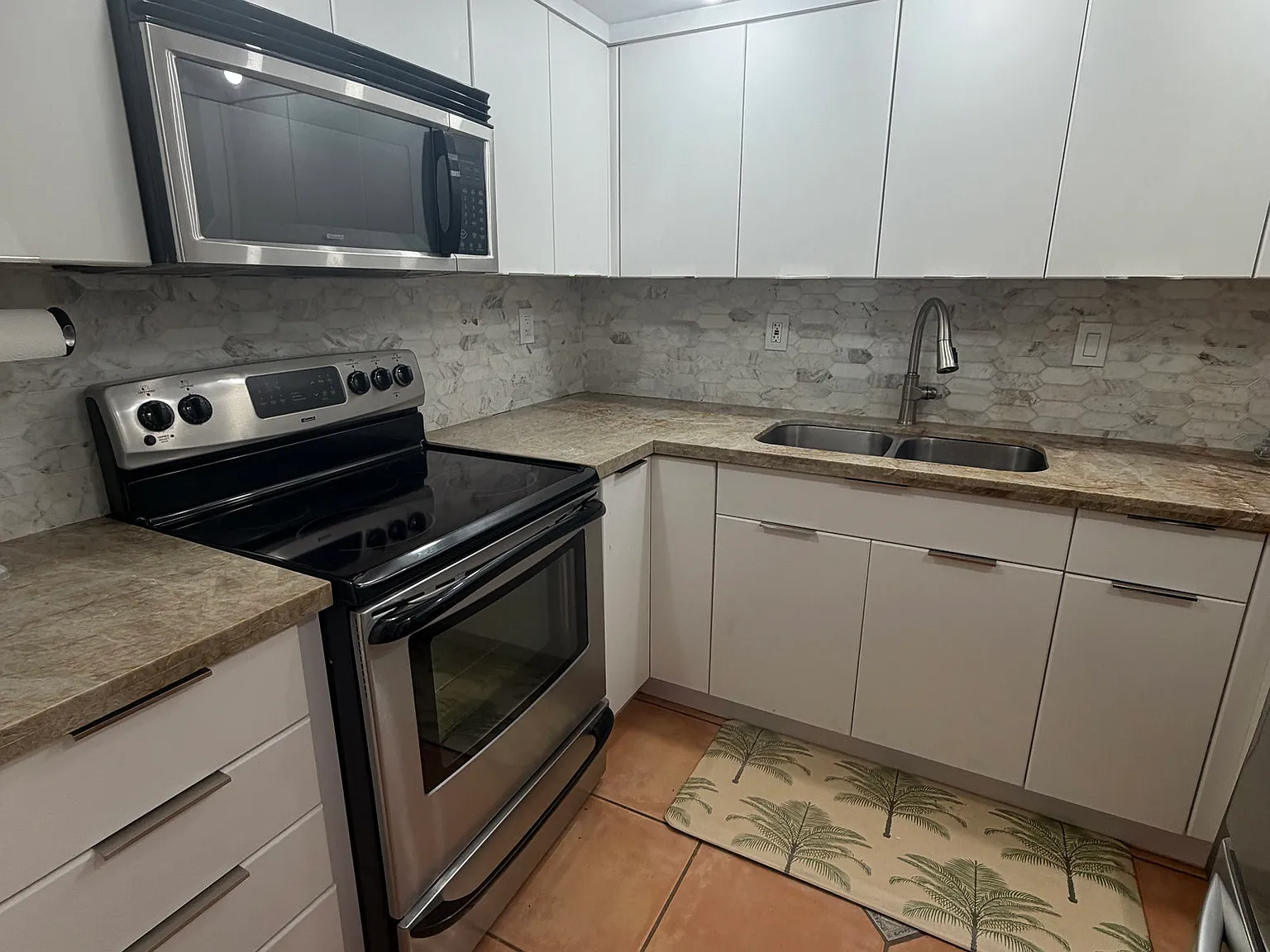 3 bed, 2.0 bath, 1080 sqft, $2,600 — Photo 4