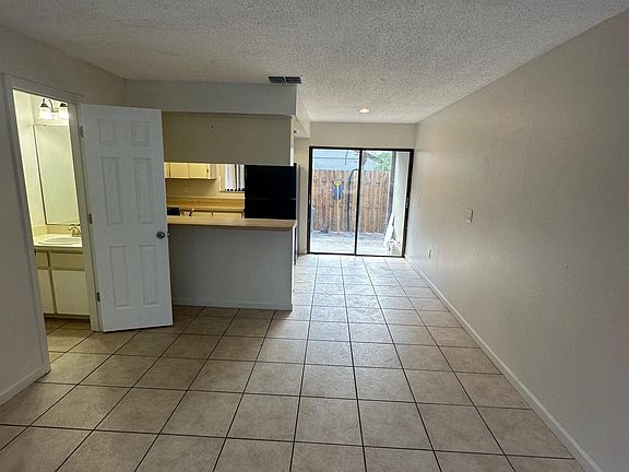 2nd image of 456 Market Sq #456