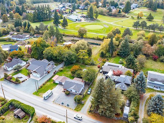 4th image of 9384 Chemainus Rd
