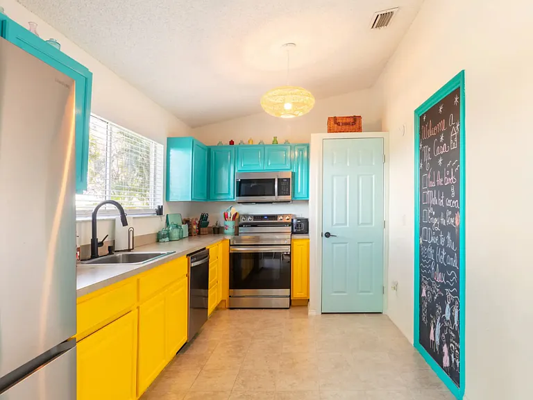 2825 SW Pierson Rd — Photo 5