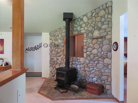 3rd image of 73 Forest View Dr
