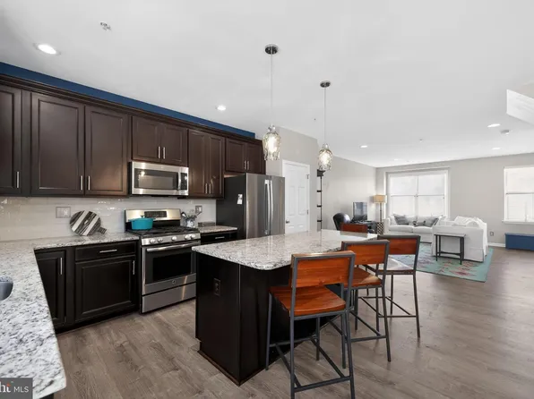 21 Faraday Ct, Morton, PA 19070