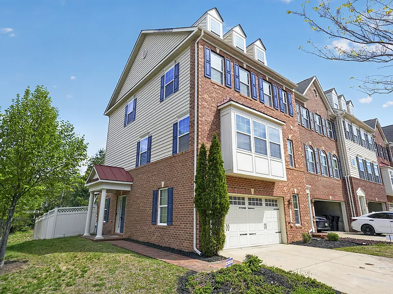 15224 N Berwick Ln — Photo 2