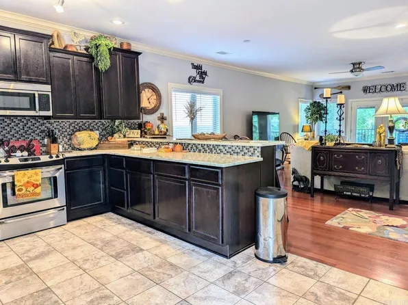 1133 Airport Rd APT D3, Hot Springs, AR 71913