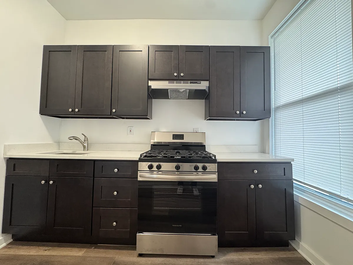 Newer Kitchen - 206 N California Ave #3