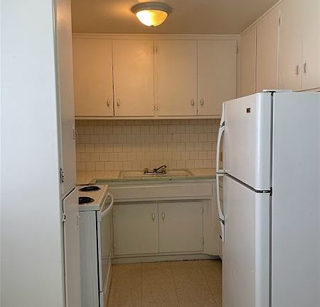 4th image of 722 Cedar Ave Unit A