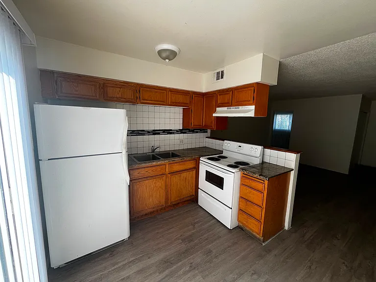 761 E Twain Ave #4 — Photo 5