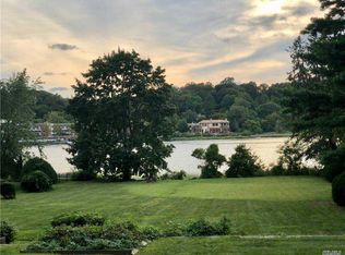 37 Shore Rd, Manhasset, NY 11030