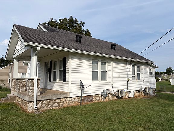2nd image of 406 N Eagle St