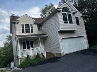 1094 Porter Dr, Bushkill, PA 18324
