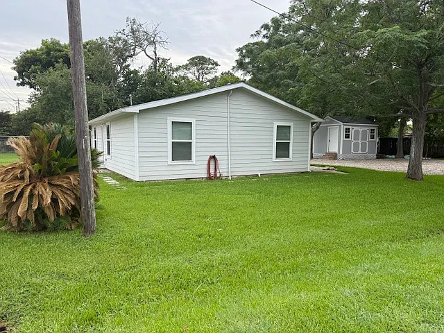 3 bed, 900 sqft, $1,875 — Photo 2