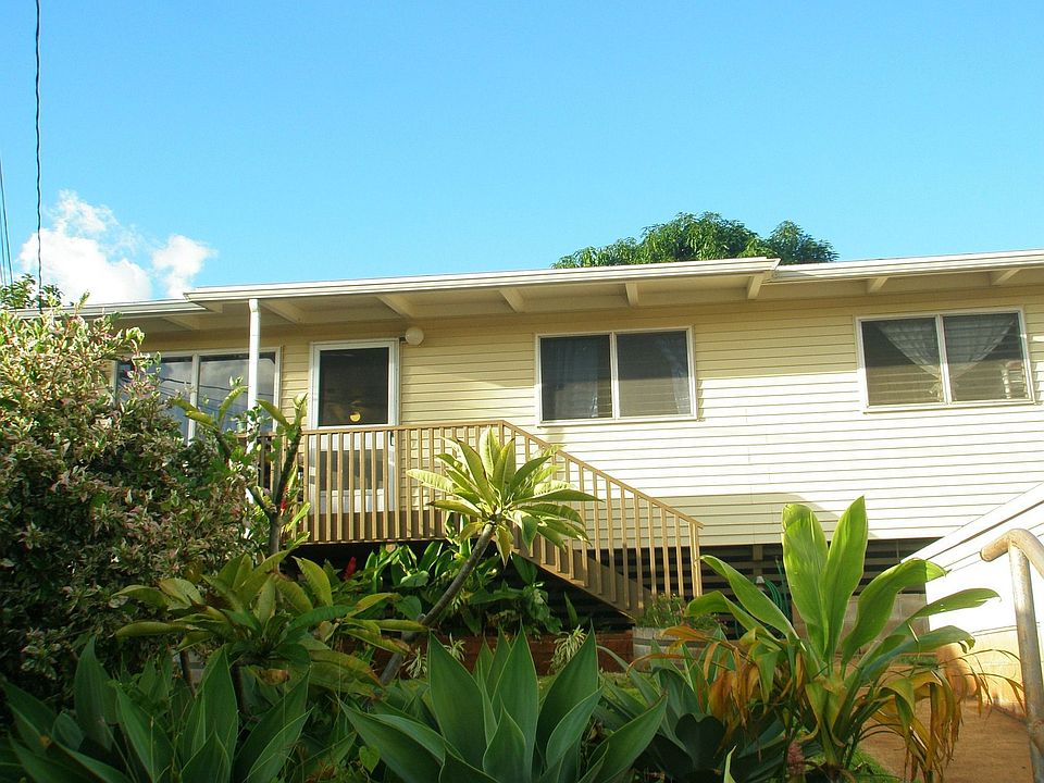 Front view of home