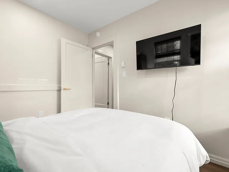 700 706th Avenue Csuite #1 — Photo 11