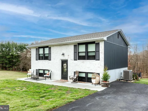 839 Chanter Dr, Westminster, MD 21157