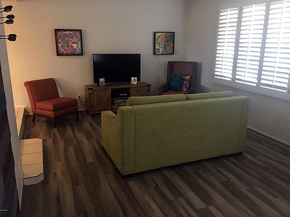 3rd image of 1101 E Diamond Dr