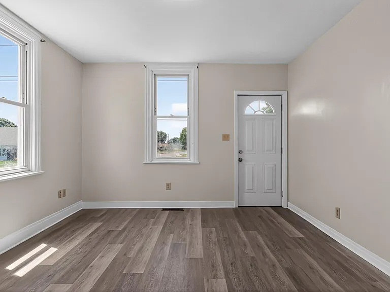334 S Railroad St — Photo 14