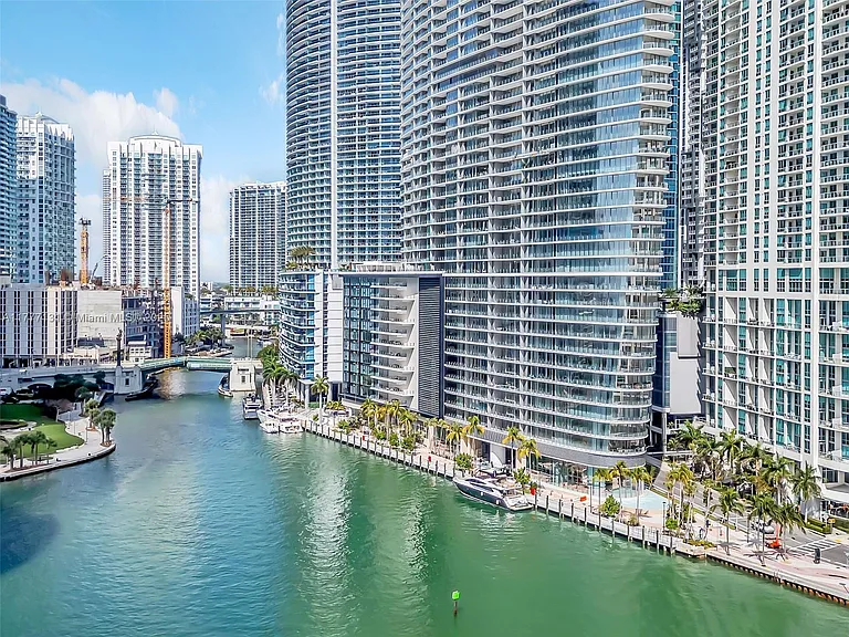 300 Biscayne Blvd #3809 — Photo 30